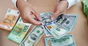 Giá USD tại ngân hàng tăng mạnh trở lại trong tuần qua