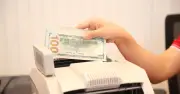Giá USD trong nước tiếp tục giảm, trái ngược với sự tăng mạnh của euro và bảng Anh