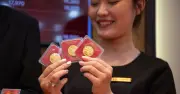 Giá vàng hôm nay 1/5/2026: Thế giới tăng mạnh, trong nước giảm sâu