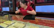 Giá vàng SJC tăng mạnh sáng nay, chênh lệch với thế giới vẫn ở mức cao