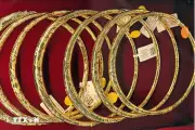 Giá vàng thế giới giảm mạnh do căng thẳng Mỹ-Iran, USD tăng cao