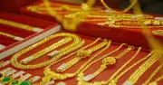 Giá vàng thế giới tăng 33 USD/ounce, trong nước giảm mạnh