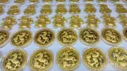 Giá vàng trong nước giảm sâu đầu tuần, chênh lệch với thế giới vẫn cao