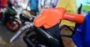 Giá xăng dầu hôm nay 17/4: Dầu thế giới tăng, dầu diesel giảm mạnh