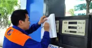 Giá xăng dầu hôm nay 25/4: Thế giới trái chiều, trong nước giảm nhanh