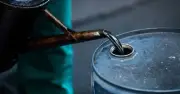 Giá xăng dầu hôm nay 30/4: Brent vọt lên 118 USD/thùng, trong nước tăng mạnh