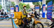 Giá xăng dầu tiếp tục giảm mạnh, có loại hạ hơn 3.100 đồng/lít