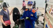 Giá xăng dầu tăng trước nghỉ lễ 30.4-1.5, xăng RON 95 lên 23.751 đồng/lít