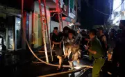 Hà Nội: 5 Người Mắc Kẹt Trong Vụ Cháy Nhà Cao Tầng Tại Phường Hồng Hà