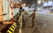 Hà Nội khởi tố người phụ nữ bán hàng rong gây rối tại sân bay Nội Bài