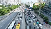Hà Nội ùn tắc giao thông cửa ngõ chiều 29/4, người dân đổ về quê nghỉ lễ