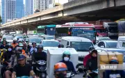Hà Nội ùn tắc giao thông chiều 29/4 khi người dân đổ về quê nghỉ lễ