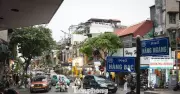 Hà Nội thí điểm hạn chế xe máy xăng từ 1/7: Người dân lo chi phí, hạ tầng sạc