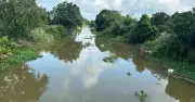 Hai trẻ nhỏ chơi với rồi bị nước nhận chìm mất tích trên sông