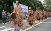 Hơn 300 nghệ nhân trình diễn Lễ hội đường phố Măng Đen