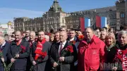 Hàng trăm người Nga và đại diện Việt Nam viếng Lăng Lenin tại Moskva