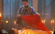 Hình ảnh gây sốc của Ngọc Trinh và Xuân Lan: Phản ứng trái chiều từ cộng đồng mạng