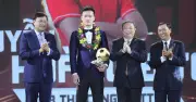 Hoàng Đức ủng hộ 100 triệu đồng cho chương trình 'Áo ấm đến trường'