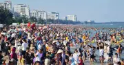 Kỳ nghỉ 30/4-1/5: Đại hội hay ngắn, cần lắng nghe tiếng nói người lao động