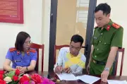 Khởi tố người đàn ông hàn xì gây cháy kho nguyên liệu tại Ninh Bình