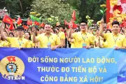 Lễ diễu hành công nhân lao động chào mừng 140 năm Ngày Quốc tế Lao động