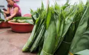 Lá tre và hạt vải khô Việt Nam xuất khẩu giá cao bất ngờ