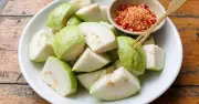 Lợi ích bất ngờ từ việc ăn ổi thường xuyên: Tăng cường miễn dịch, ổn định đường huyết