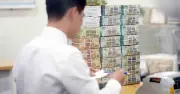 Lãi Suất Cho Vay Tăng Từng Tuần, Doanh Nghiệp Chịu Áp Lực Chi Phí Gấp Đôi