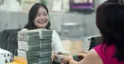 Lãi suất huy động giảm nhưng cho vay chưa hạ, áp lực thanh khoản vẫn cao