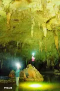 Lạng Sơn khuyến khích phát triển du lịch thám hiểm hang động