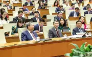 Lãnh đạo cấp cao dự phiên họp Quốc hội, thảo luận sôi nổi các vấn đề quan trọng