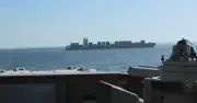 Mỹ bắt giữ tàu hàng Iran tại vịnh Oman, căng thẳng leo thang trước thềm hết hạn ngừng bắn
