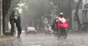 Miền Bắc và 2 tỉnh miền Trung đối mặt mưa lớn, cảnh báo lũ quét, sạt lở đất