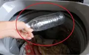 Mẹo nhỏ với chai nhựa rỗng giúp quần áo không bị xoắn khi giặt máy