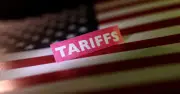 Một Năm Chiến Tranh Thương Mại Trump: Thay Đổi Trật Tự Toàn Cầu Và Thách Thức Nội Địa