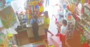 Nam sinh 13 tuổi bị chủ quán tạp hóa đánh liên tiếp vào mặt, chẩn đoán chấn động não