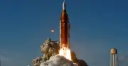 NASA phóng tàu Artemis 2, khởi động cuộc đua mới lên Mặt Trăng với Trung Quốc