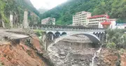 Nepal yêu cầu Trung Quốc ngừng xây tường dọc sông Bhote Koshi