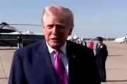 Ông Trump cảnh báo hạ tầng dầu mỏ Tehran sắp phát nổ, Iran đề xuất mở lại eo biển Hormuz