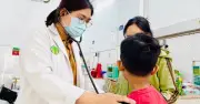 Nghi ngờ 46 học sinh ngộ độc thực phẩm tại Trường tiểu học Đặng Thùy Trâm