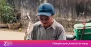 Người Cha Đạp Xe Cũ Đi Từng Nhà Mời Khách Dự Đám Cưới Con Gái