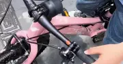 Người mẹ bao che con trộm xe đạp, bà nội lên tiếng buộc xin lỗi chủ xe