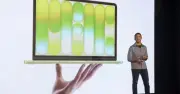 Người mua iPhone chịu ảnh hưởng gì khi Apple đổi CEO?