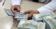 Ngân hàng giữ giá USD ổn định trước kỳ nghỉ lễ, tỷ giá thế giới tăng
