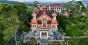 Nhà Thờ Du Sinh Đà Lạt: Kiến Trúc Độc Đáo Hòa Quyện Đông - Tây