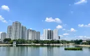 Nắng nóng gay gắt bao trùm nhiều khu vực, nhiệt độ vượt 40 độ C ở miền Trung