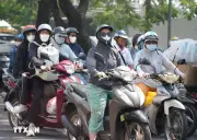 Nắng nóng gay gắt tại Huế, người dân điều chỉnh nhịp sinh hoạt để thích ứng