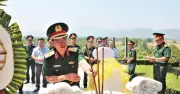 Đoàn công tác Quân khu 5 dâng hương tại các địa chỉ đỏ ở Quảng Ngãi
