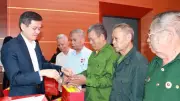Đoàn công tác trao 200 suất quà cho hộ nghèo tại Lai Châu