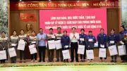 Đoàn công tác Trung ương thăm, tặng quà tại Sơn La nhân dịp 30/4 và 1/5